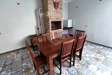 Sobrado à venda com 3 quartos, sendo 1 suíte,  em Vila Nova Aparecida, Mogi das Cruzes, SP
