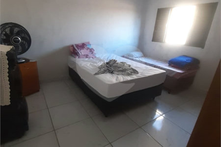 Casa no Antenor Garcia