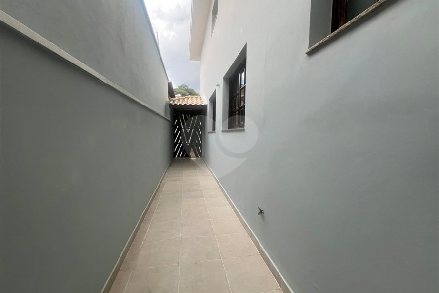 Sobrado à venda com 3 quartos, sendo 1 suíte, em Tremembé, São Paulo, SP