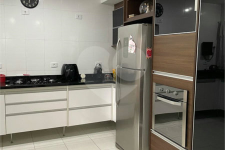 Casa à venda com 3 suítes no condomínio Tamboril, São Paulo - SP