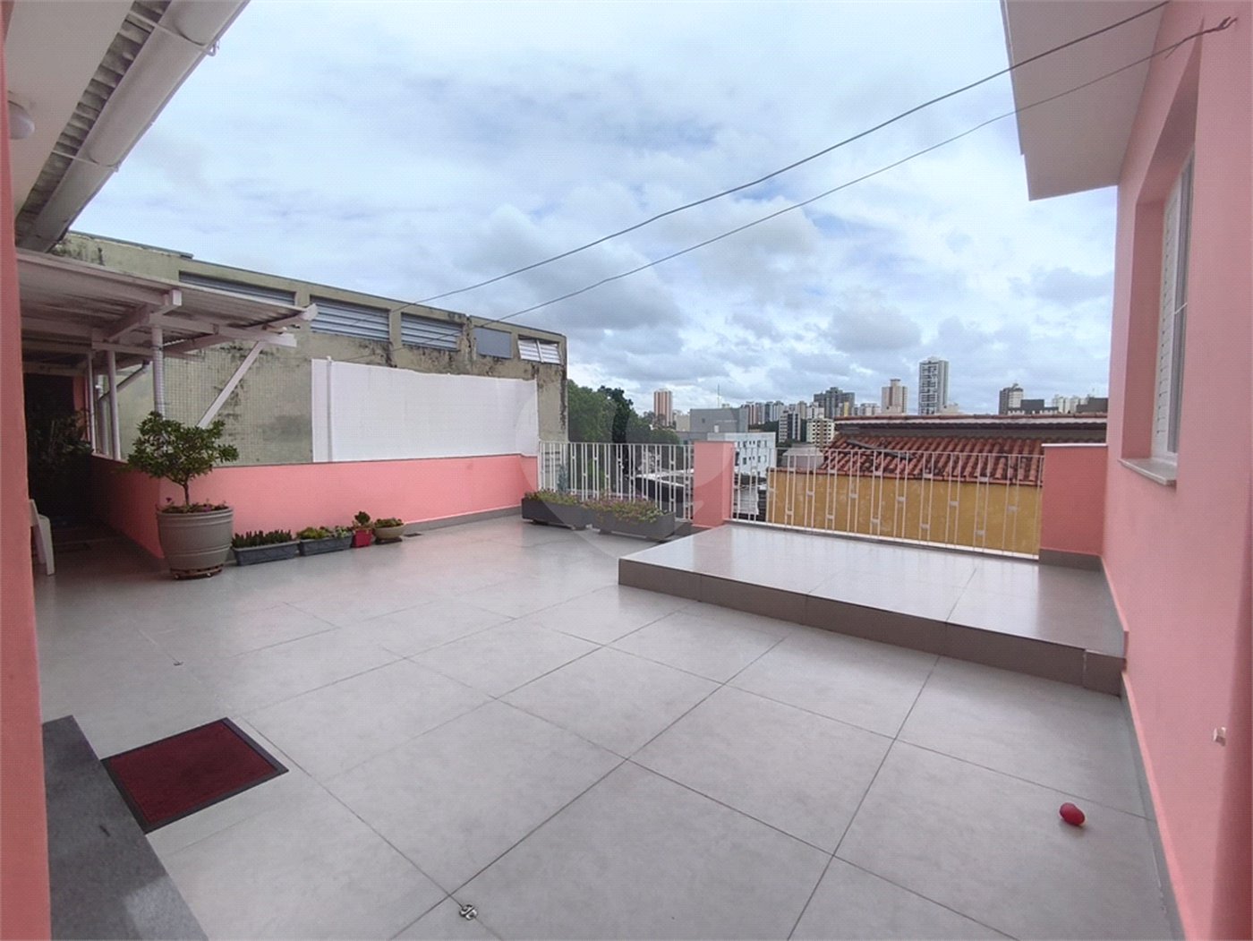 Sobrado à venda com 4 quartos, sendo 1 suíte,  em Vila Aurora (zona Norte), São Paulo, SP