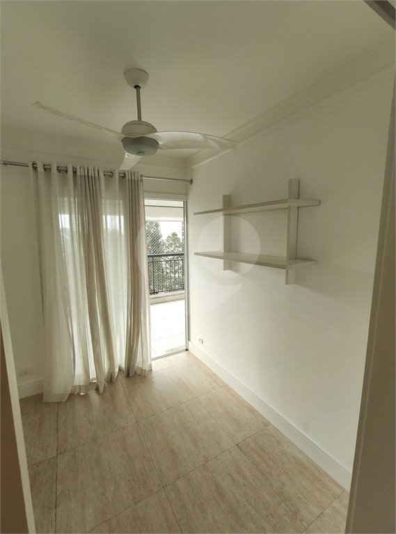 Apartamento à venda ou para alugar com 3 quartos, sendo 1 suíte,  em Parque Reboucas, São Paulo, SP