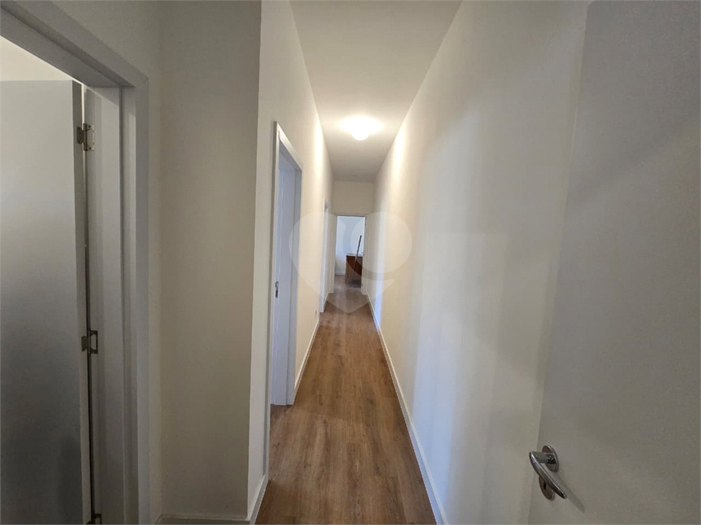 Casa à venda com 3 quartos, sendo 1 suíte,  no condomínio Golden Ville, Itapetininga - SP