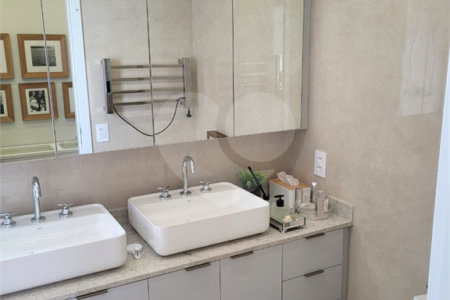 Apartamento à venda com 3 suítes em Vila Santa Catarina, São Paulo, SP