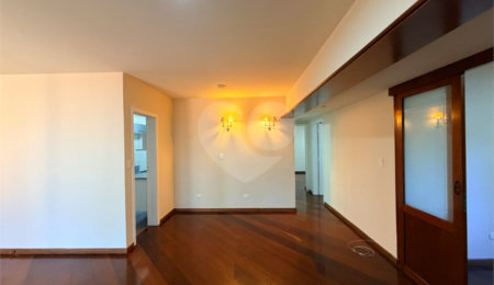 Apartamento à venda com 3 quartos, sendo 1 suíte,  em Alto da Boa Vista, São Paulo, SP