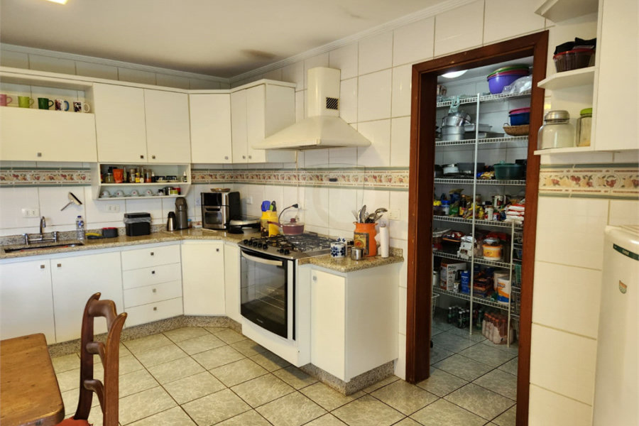 Casa à venda com 5 suítes no condomínio Suíça da Cantareira, Mairiporã - SP