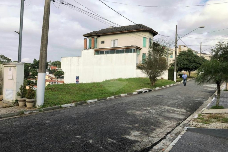 Terreno à venda em Horto, São Paulo, SP
