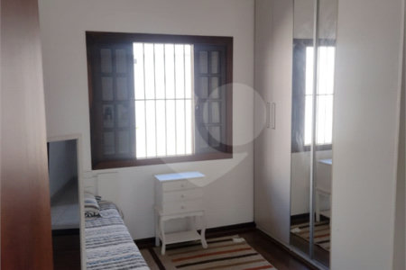 Sobrado à venda com 4 suítes em Vila Nova Socorro, Mogi das Cruzes, SP