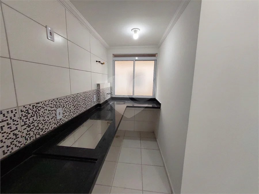 Apartamento à venda com 2 quartos e 1 vaga na Vila Nova Bonsucesso