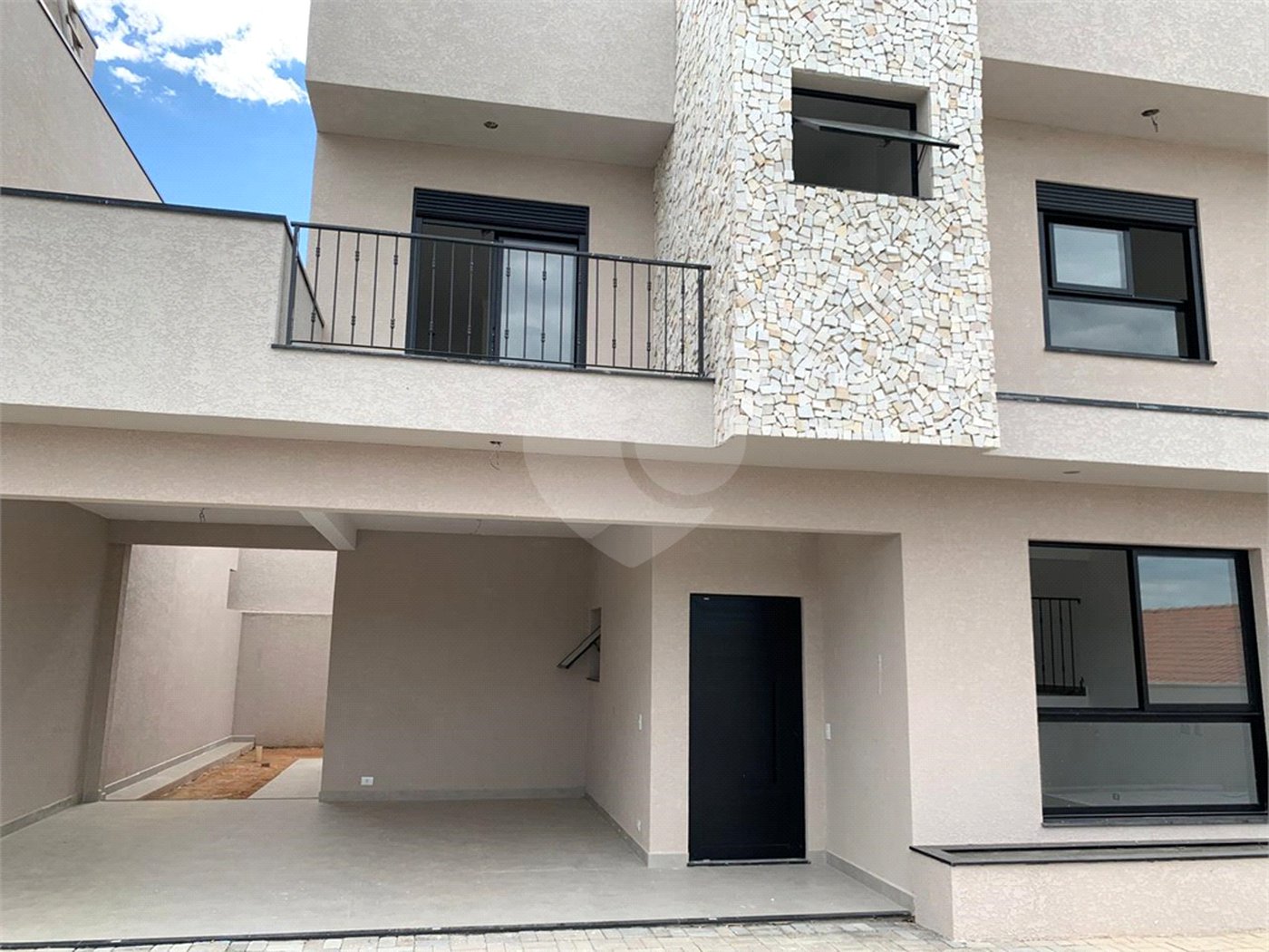 Casa à venda com 3 suítes no condomínio Residencial Celina, Atibaia - SP