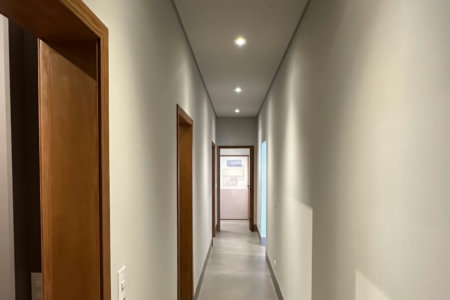 Casa à venda com 4 quartos, sendo 2 suítes,  no condomínio Damha IV, Presidente Prudente - SP