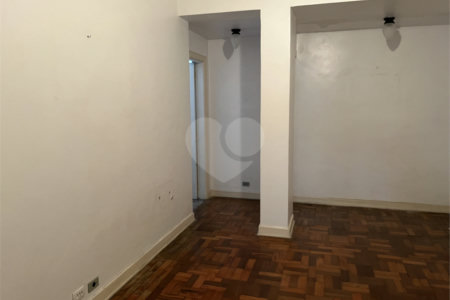 Sobrado à venda na Liberdade!