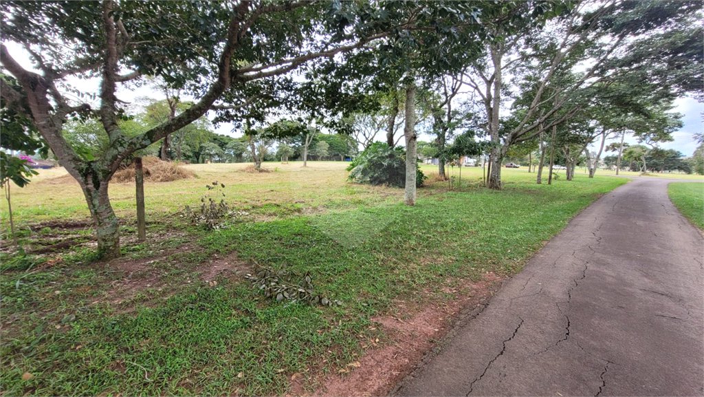 Loteamento Residencial no Condomínio Vila Pinhal do Broa.
