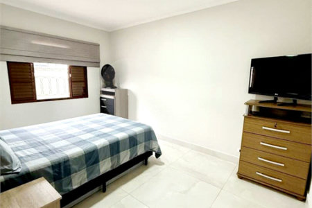 Casa térrea para venda com 02 dormitórios e 02 vagas de garagem em Atibaia