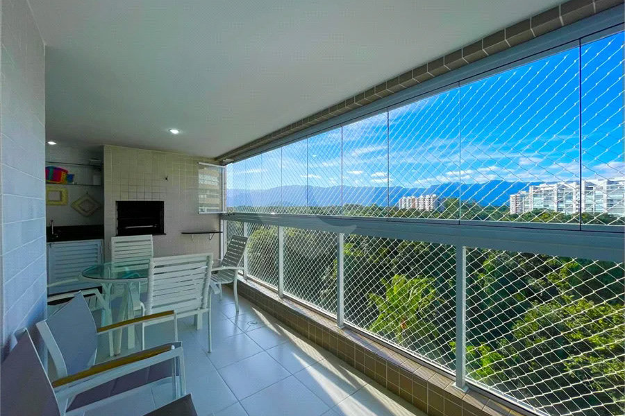 Apartamento à venda com 3 quartos, sendo 1 suíte,  em Riviera de São Lourenço, Bertioga, SP