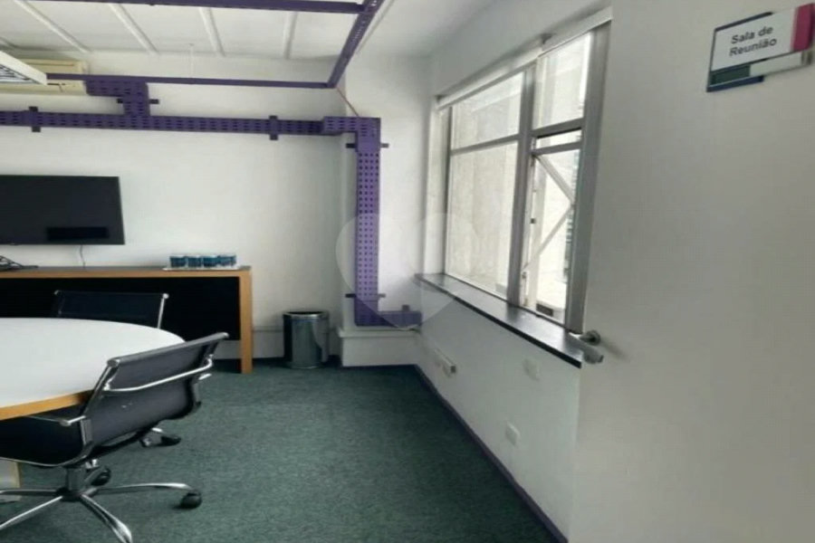 Sala comercial na Berrini, venha conhecer.