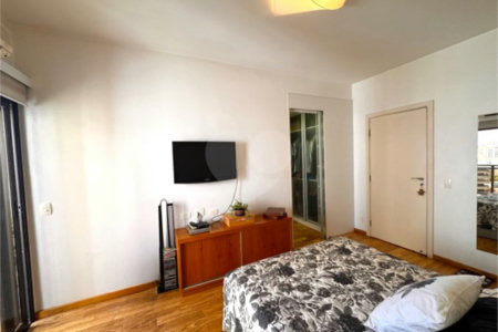 Higienópolis: Apartamento de 350 m2, 4 suítes, 5 vagas.