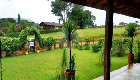Casa à venda com 3 quartos, sendo 1 suíte,  em Estância Nova Analândia, Analândia, SP