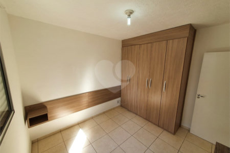 Apartamento no Condomínio Parque Alamo.