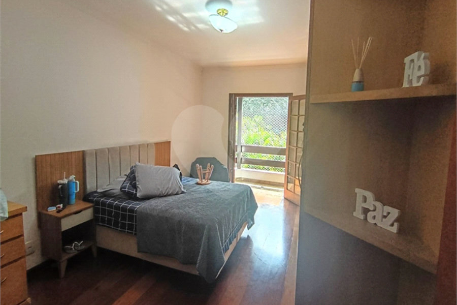 SOBRADO DE 426,0 M² COM 04 SUITES, SALÃO DE FESTAS, 06 VAGAS,06 BANHEIROS E PISCINA PARA LOCAÇÃO OU VENDA NO BARRO BRANCO