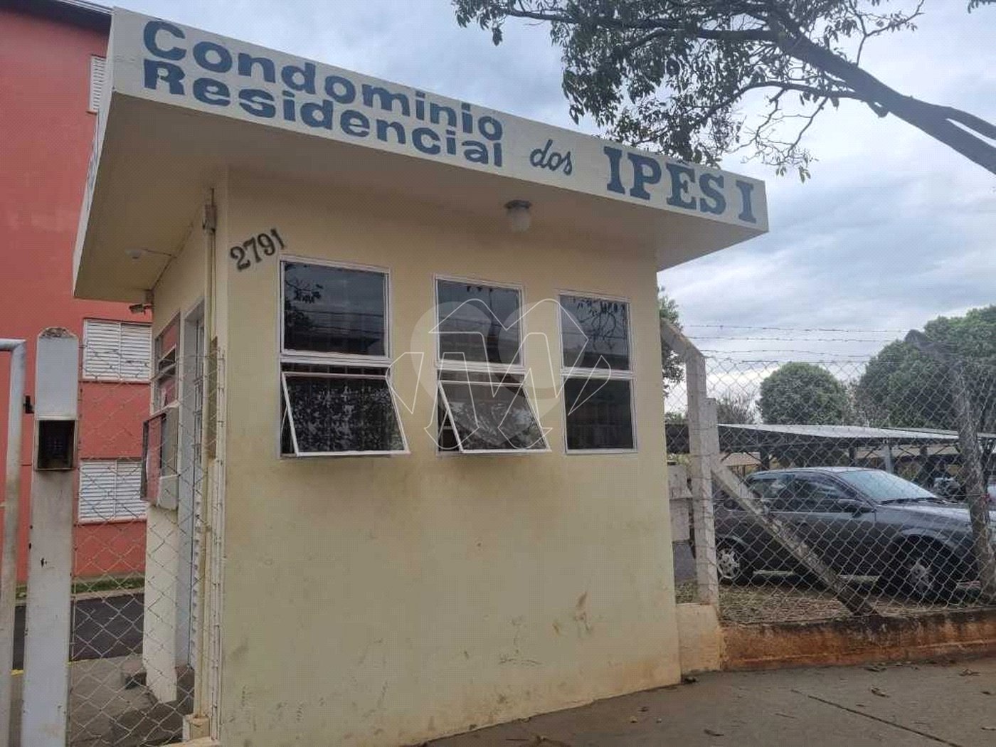 Apartamento para venda no Edifício Residencial dos Ipês II em Araraquara/SP.