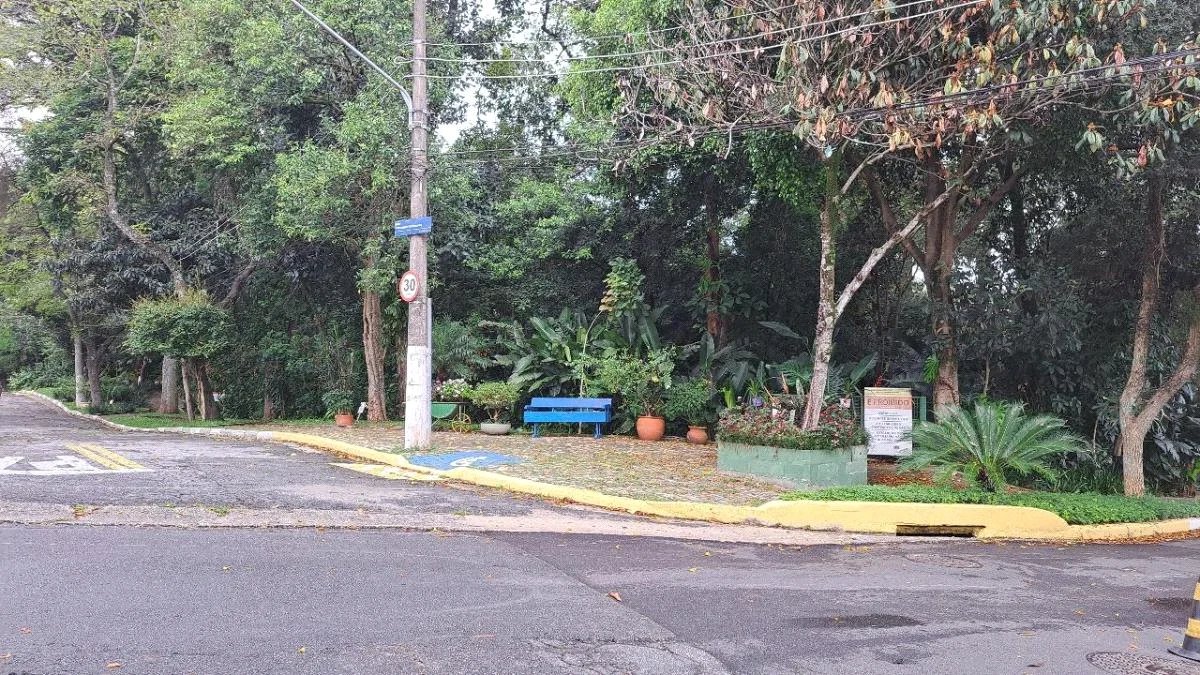Sobrado à venda com 3 quartos, sendo 1 suíte, no Condomínio Jardim Olympia próximo ao Shopping Raposo