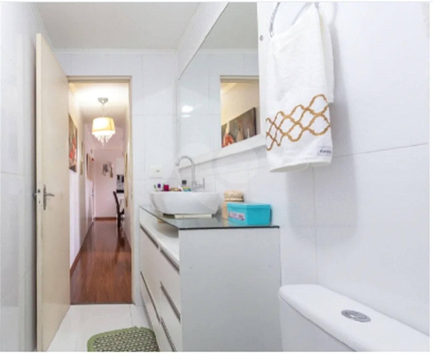Apartamento na Mooca de 2 dormitórios, sala cozinha e banheiro, com portaria, academia e portaria.