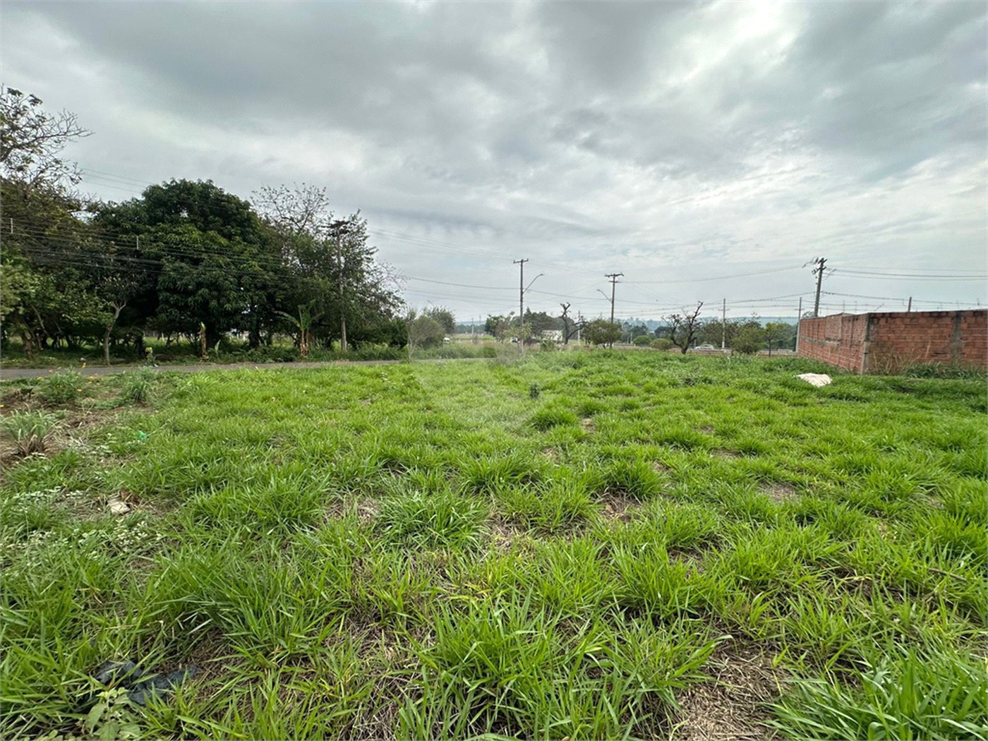 Terreno á venda, com 197m2, no Bairro Parque Primavera em São Carlos.