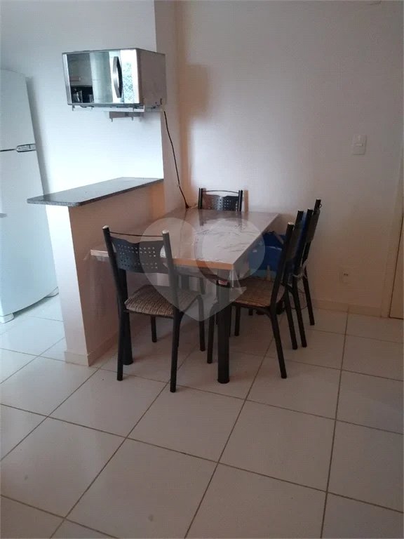 Apartamento com 2 dormitórios