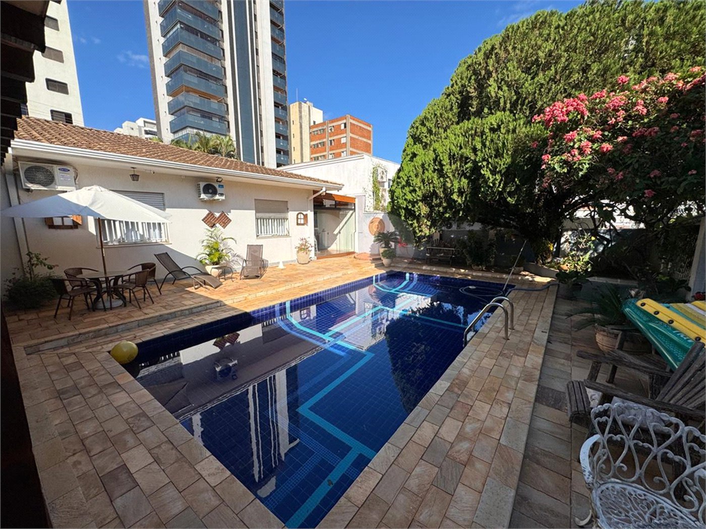 Casa com 4 quartos próxima á Santa Casa