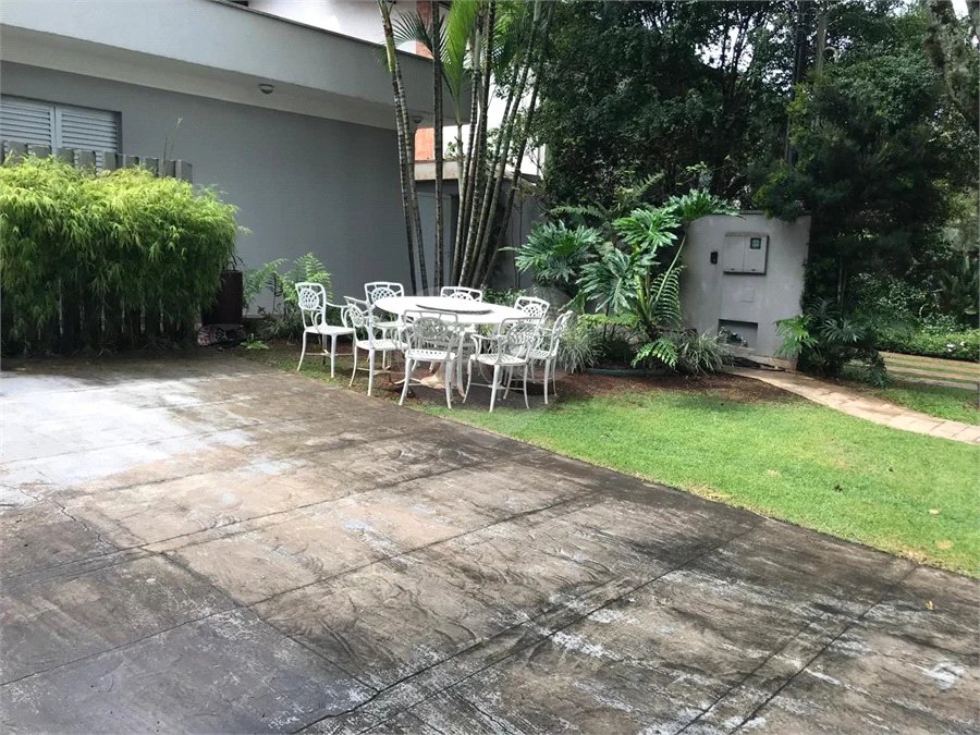 SOBRADO ALTO PADRÂO COND.PARQUE SABARA