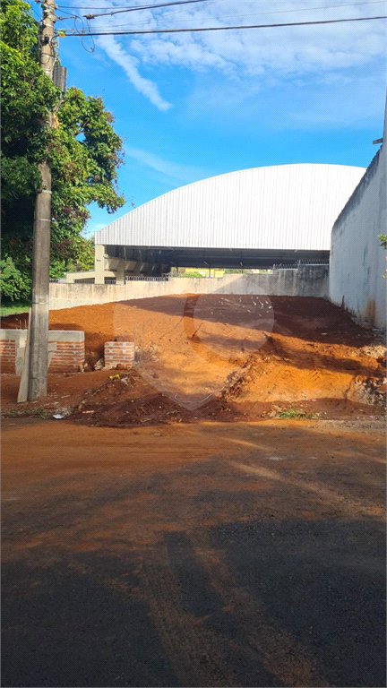 Terreno para venda na Vila Carmem.