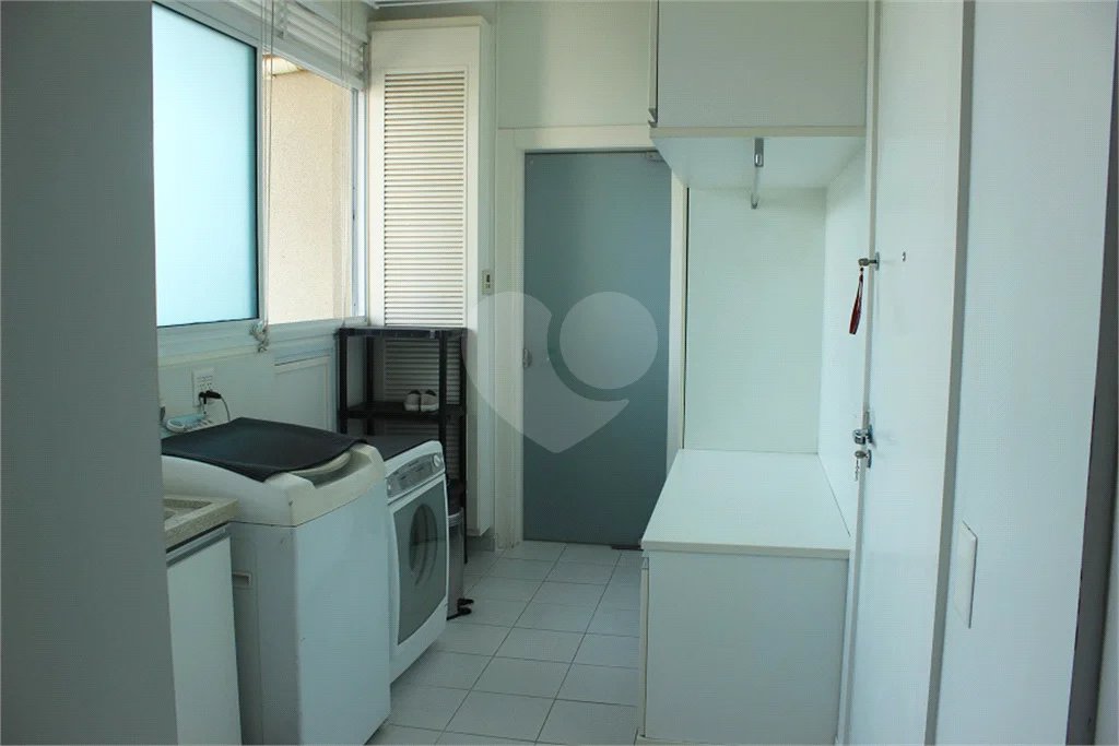 Apartamento na Vila Mariana com 5 dormitórios 04 suítes à venda