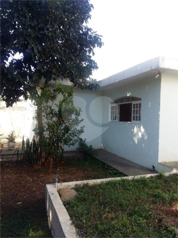Casa localizada no Bairro Imirim / 03 Dormitórios