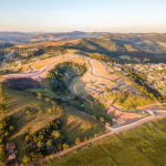 Terrenos a partir 300 metros em condomínio fechado e pronto para construir, aceita financiamento