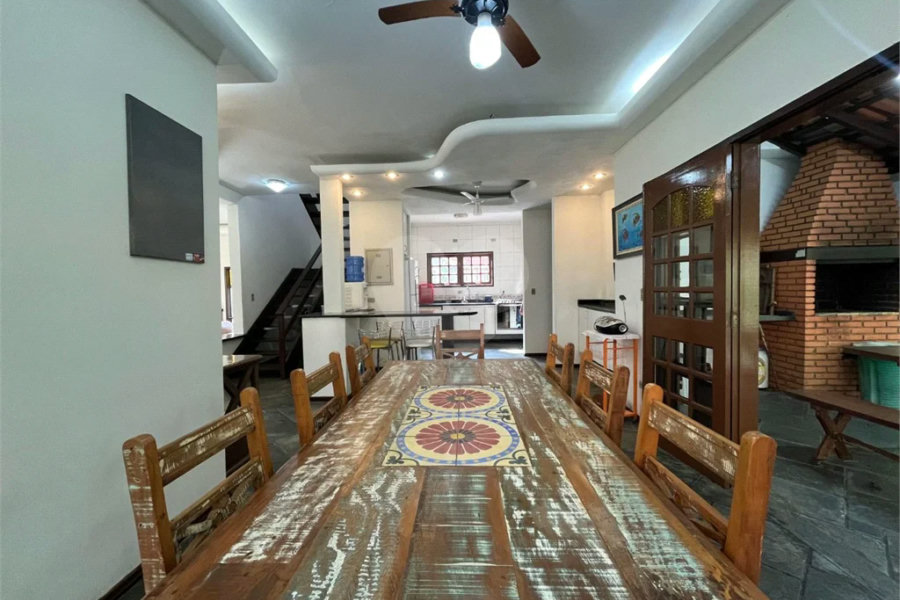 Villagio à venda com 4 quartos, sendo 2 suítes, em Riviera de São Lourenço, Bertioga, SP