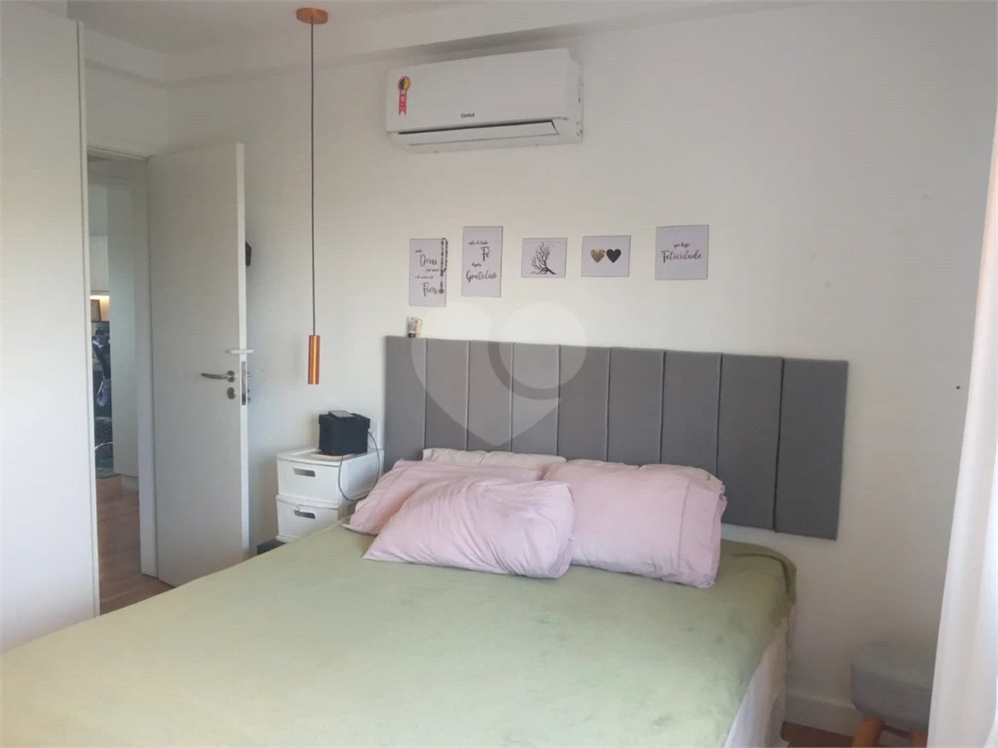 Apartamento 3 dormitórios, região do Campo Belo. Condomínio com laser completo.
