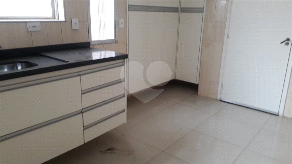 Venda apartamento 2 dormitórios, vaga de garagem fixa, lazer completo. Campo Belo. SP.