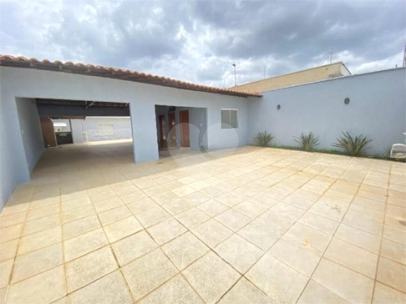 Casa à venda com 3 dormitórios, sendo 1 suite e ampla área de lazer no Jardim Brasil