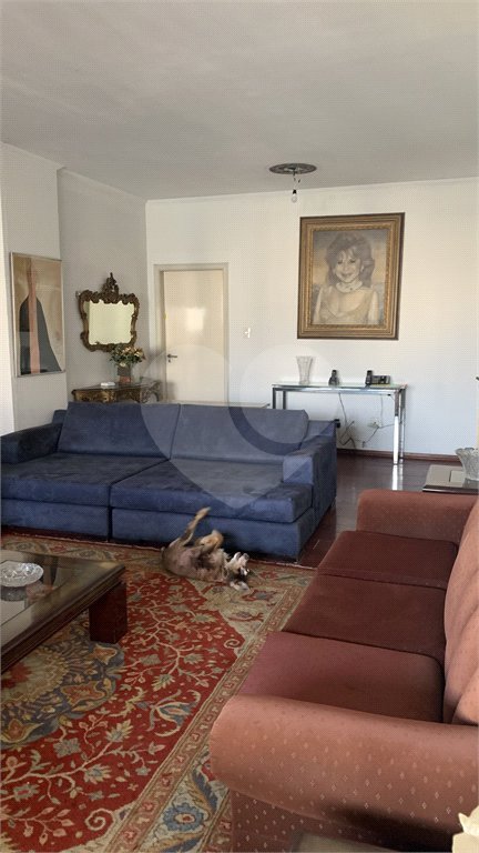 Edifício Louvre | Apartamento Neoclássico de 425m² à Venda na Praça da República — Centro de São Paulo