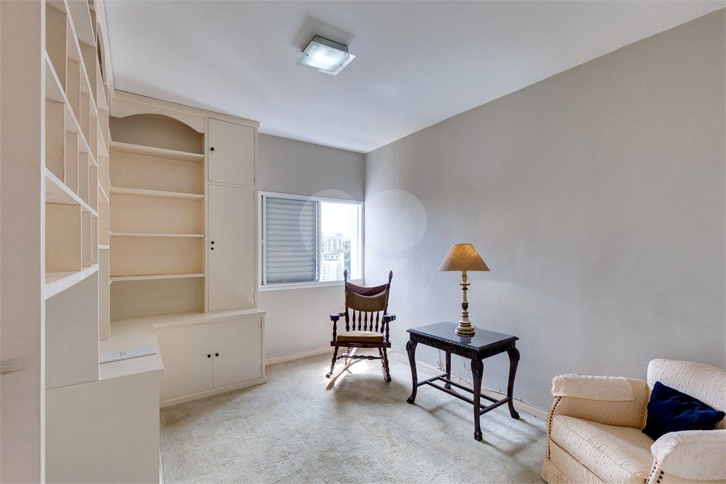 Apartamento à venda com 3 suítes em Real Parque, São Paulo, SP