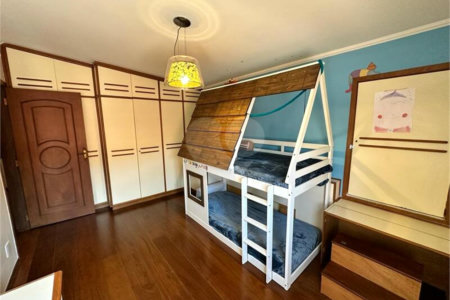Sobrado com 5 dorm. sendo 2 suites