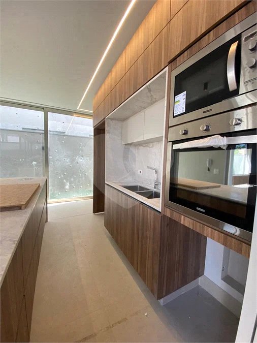 Linda casa em condomínio fechado para alugar no Condomínio Alphaville
