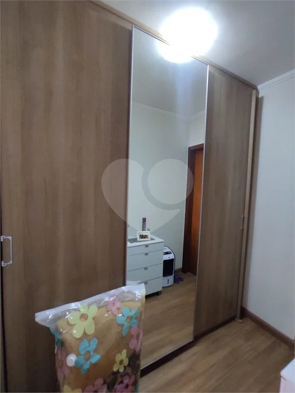 Sensacional sobrado c/ quintal e 3 dorms enormes com varanda! 12 min andando p/o metrô P Inglesa!