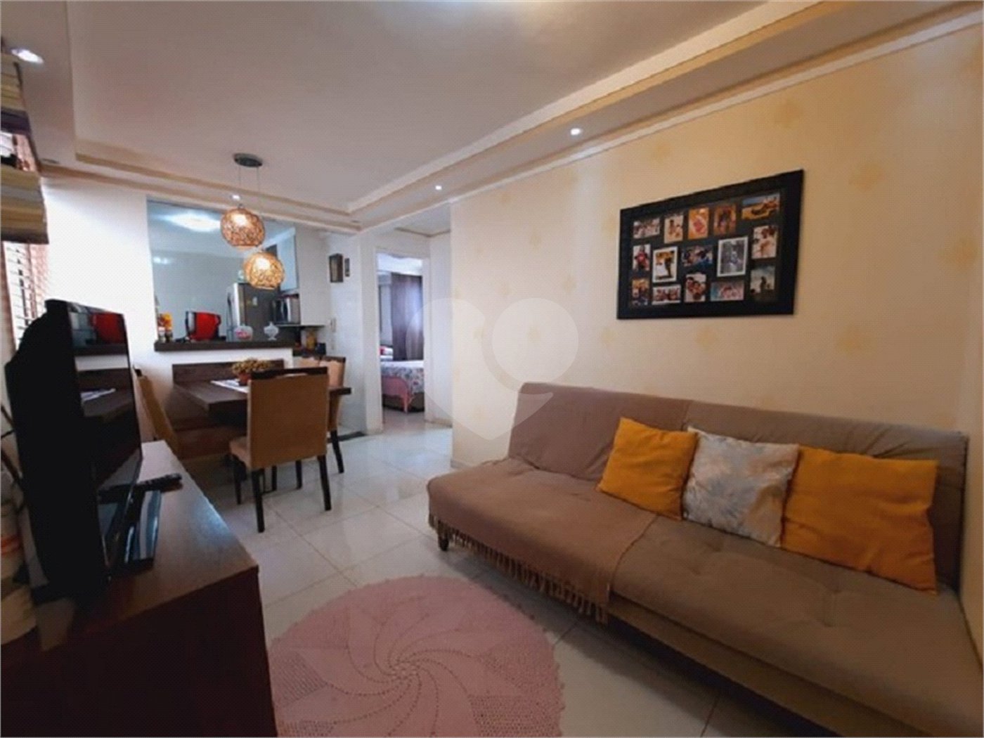 Apartamento no Condomínio Monte Azul .