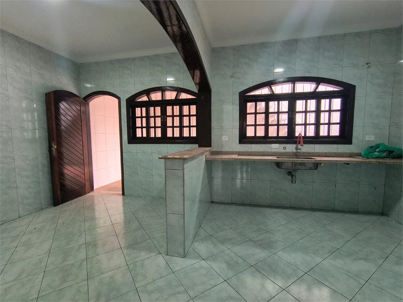 Sobrado à venda com 3 quartos, sendo 1 suíte,  em Jardim D'abril, Osasco, SP