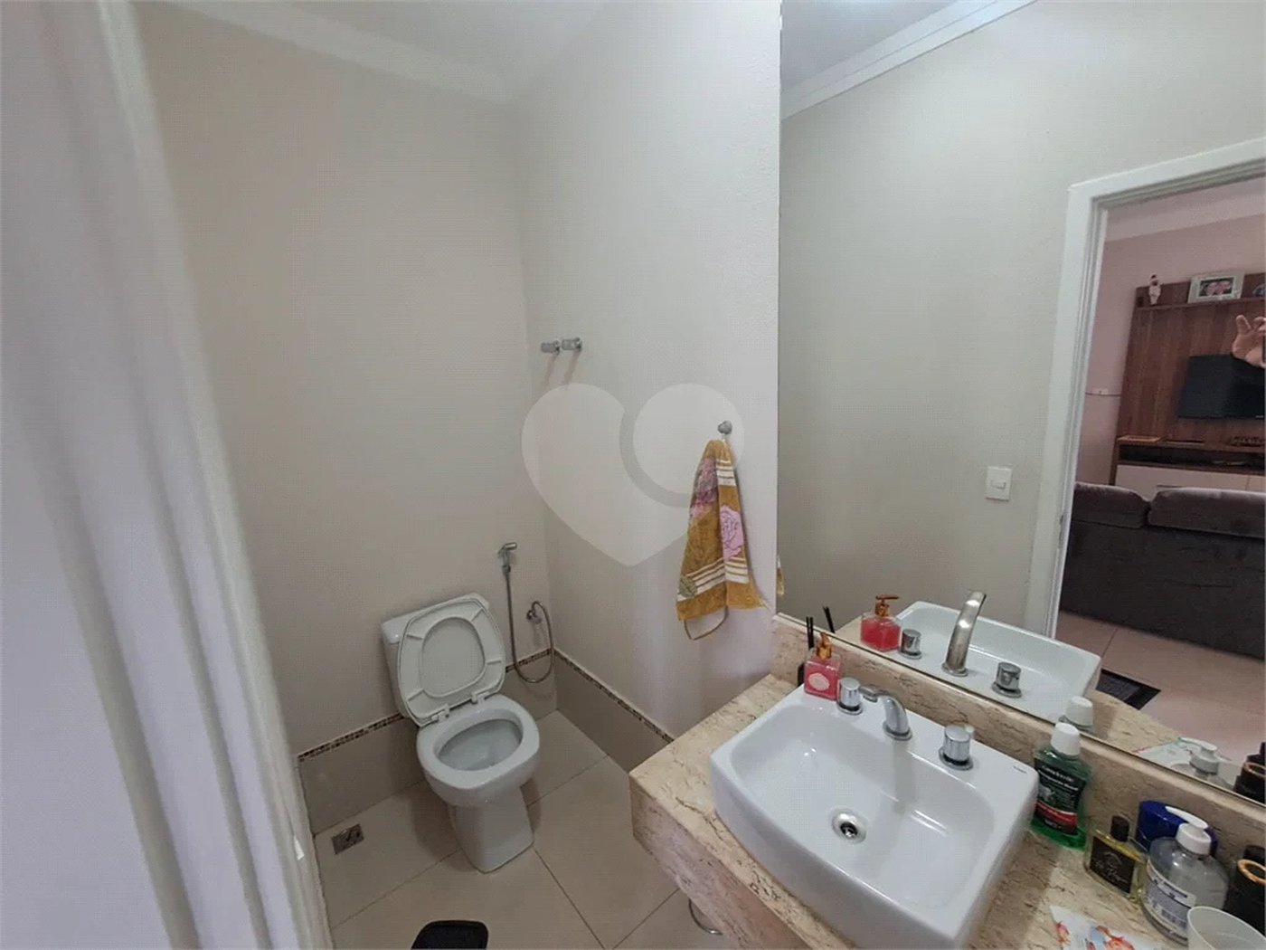 Linda Casa 3 dormitórios com piscina - R$ 950.000,00