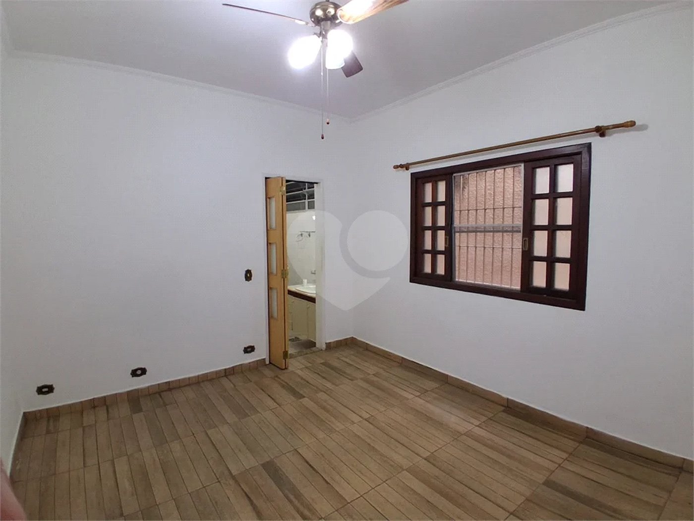 Casa ampla com 3 dormitórios, 2 vagas , quintal Parada Inglesa