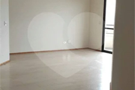 Apartamento Espaçoso com 4 Dormitórios, Suíte e Varanda no Jardim Paris