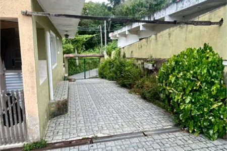 EXCELENTE SOBRADO À VENDA – 300m² DE ÁREA CONSTRUÍDA**